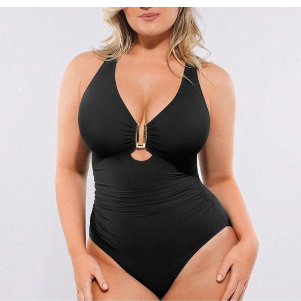 shapellx swimsuit Size XXL
Black Tummy Control Ruched U-wire Cut Out New
